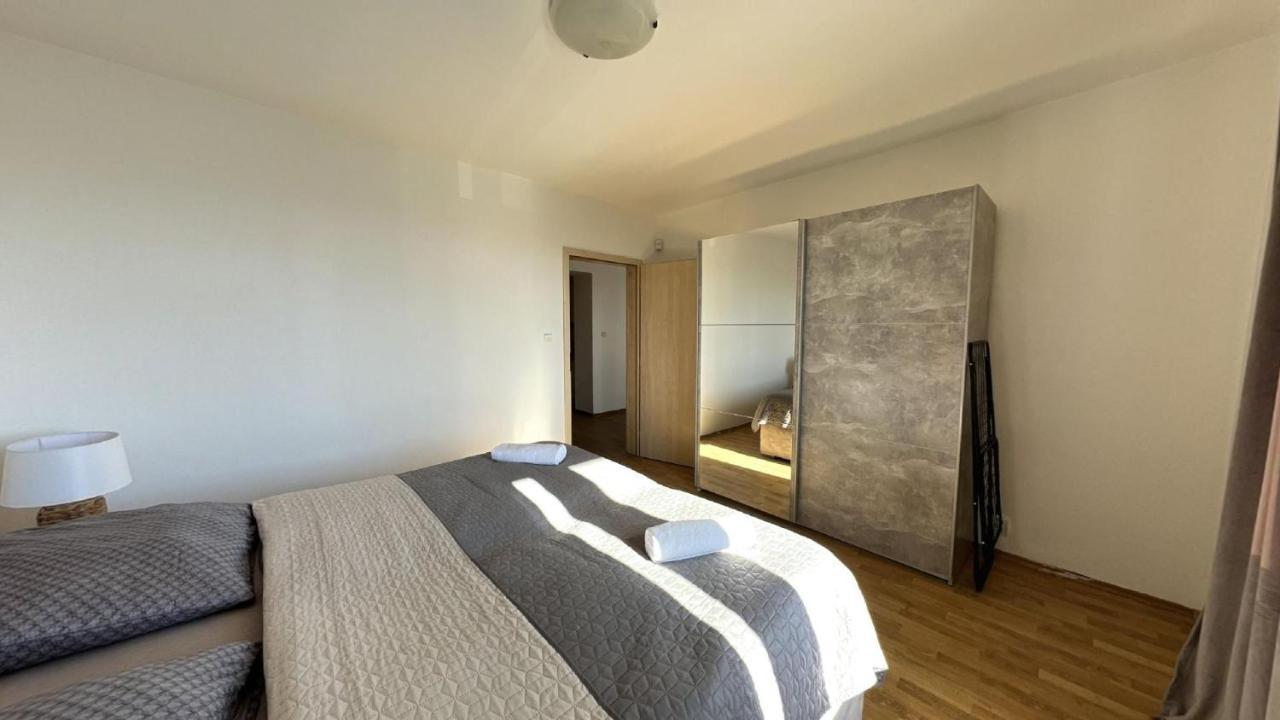 2 room Apartment - v blízkosti Nízkych Tatier, Apartmány Liptov Liptovský Mikuláš Esterno foto